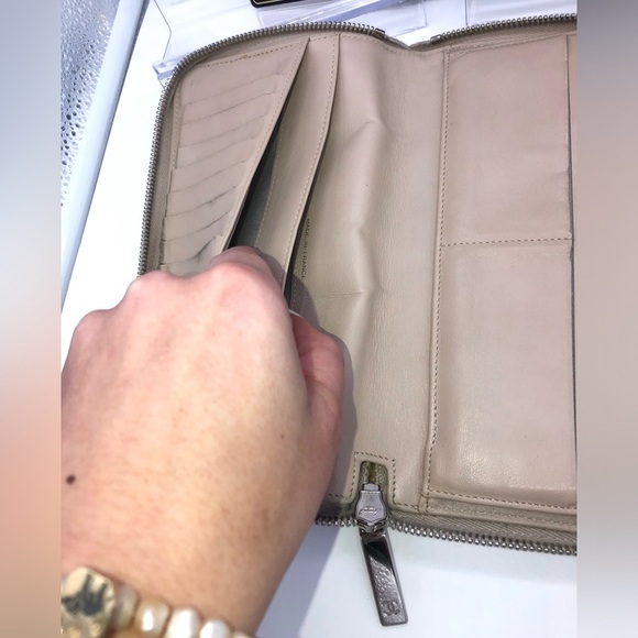 Chanel Maltelasse Patent Gold Quilted Organizer Wallet Clutch Zip Around CC - Picture 8 of 16